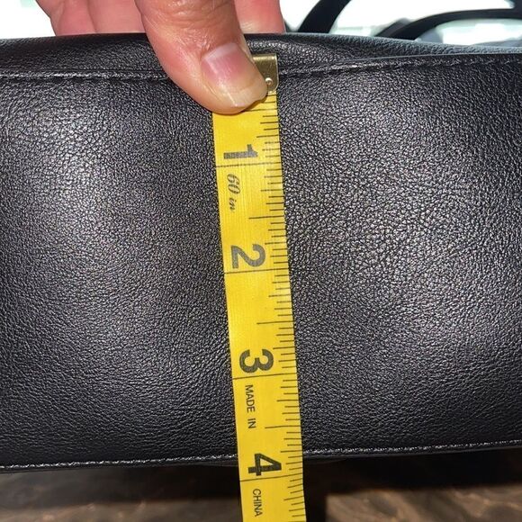 NWOT Tommy Hilfiger flap quilted backpack - Picture 8 of 8